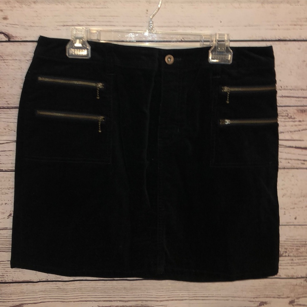 i.e  women’s short skirt